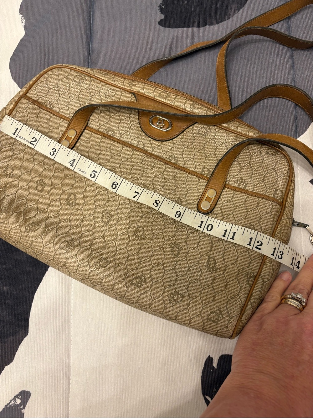 🌟RARE🌟VTG Christian Dior Honeycomb Shoulder BagTan Canvas Leather Marc Bohan Era - Picture 13 of 16